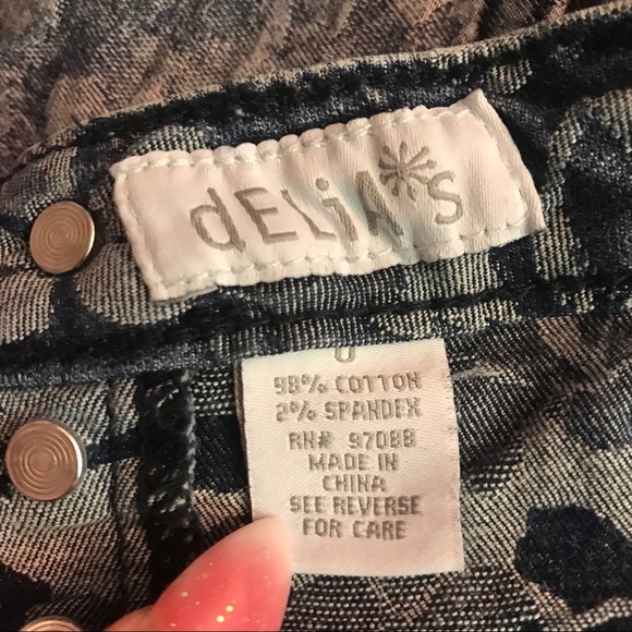 Blue Floral Print Button Up Shorts - Picture 4 of 4